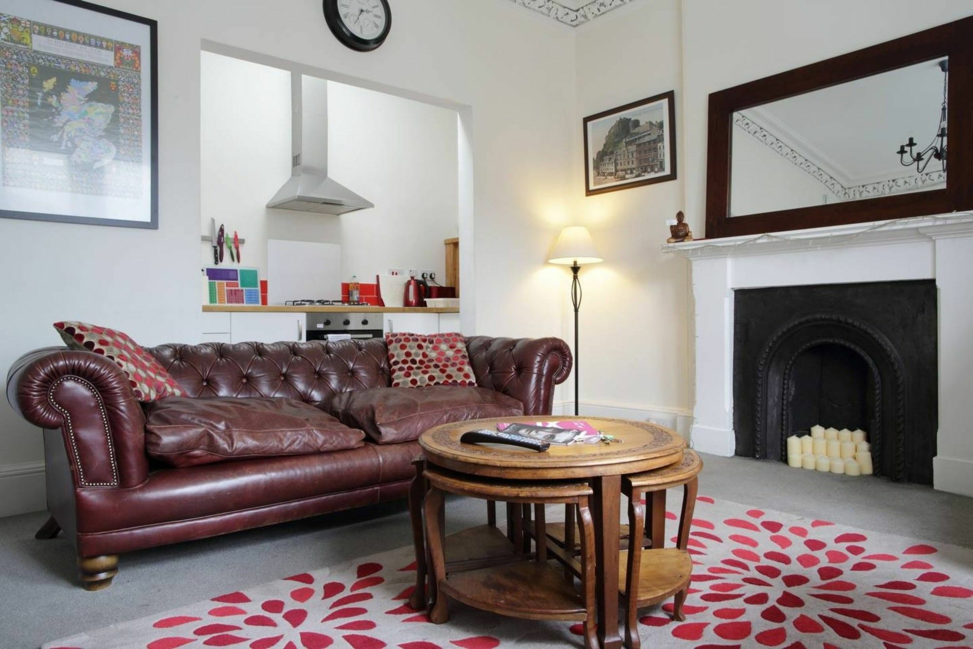 Modern And Colourful Flat By The Castle Apartment Edinburgh Exterior photo